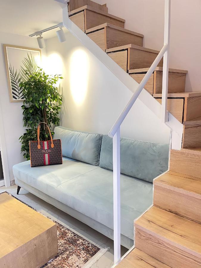 Duplex Lungomare Suites Вльора Екстер'єр фото