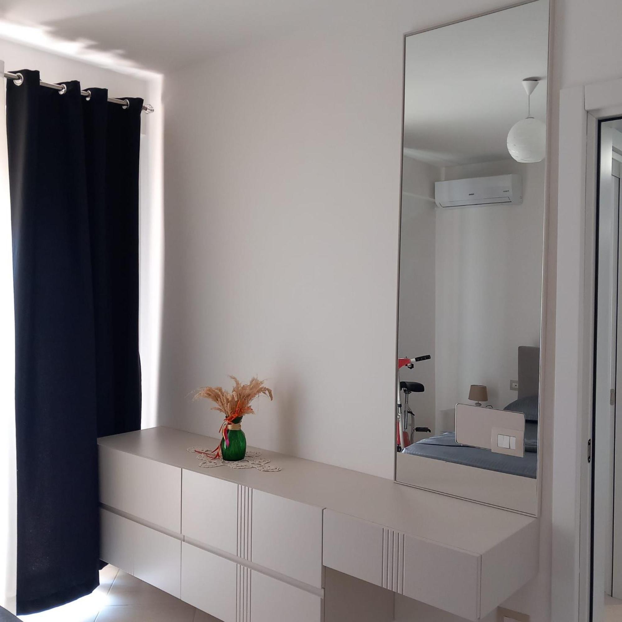 Duplex Lungomare Suites Вльора Номер фото